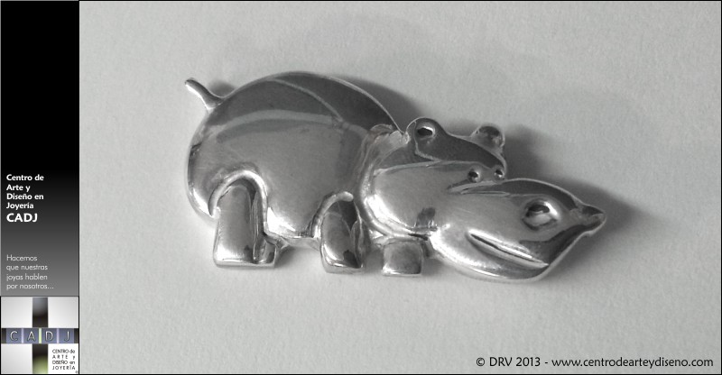 Dije de plata 925, obviamente un lindo hipopótamo, Escuela de Joyería CADJ ®