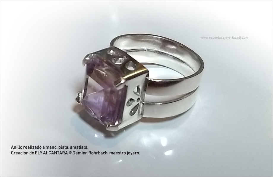 Anillo de plata con amatista, realizado a mano, Escuela de joyería CADJ ®