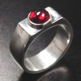 escuela de joyería, arte y diseño CADJ ® Anillo con cristal rojo