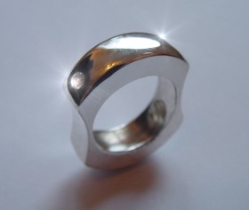 Centro de arte y diseño en joyería CADJ ®: Anillo